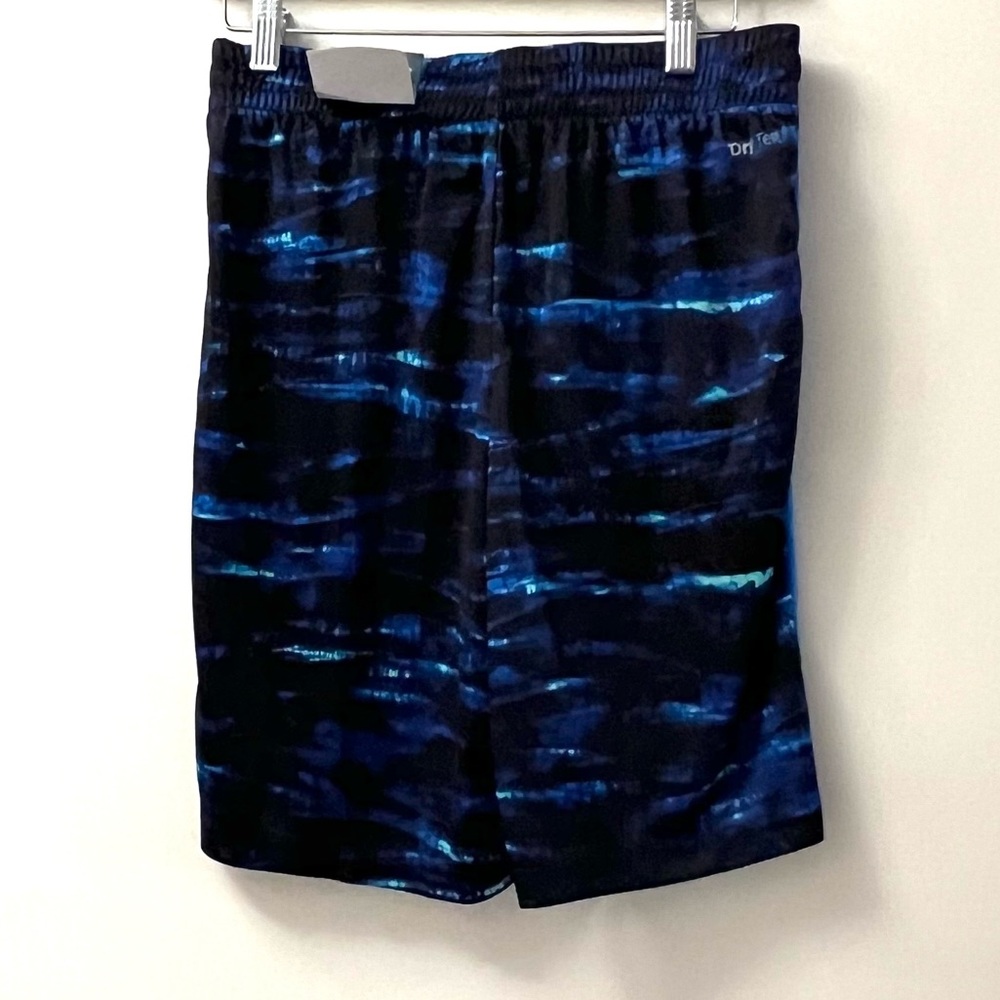 🆕 Tek Gear size small printed Dry Tek Shorts